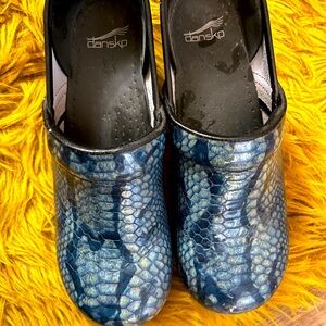 Size 41 Blue Faux Snakeskin Print Dansko Clogs